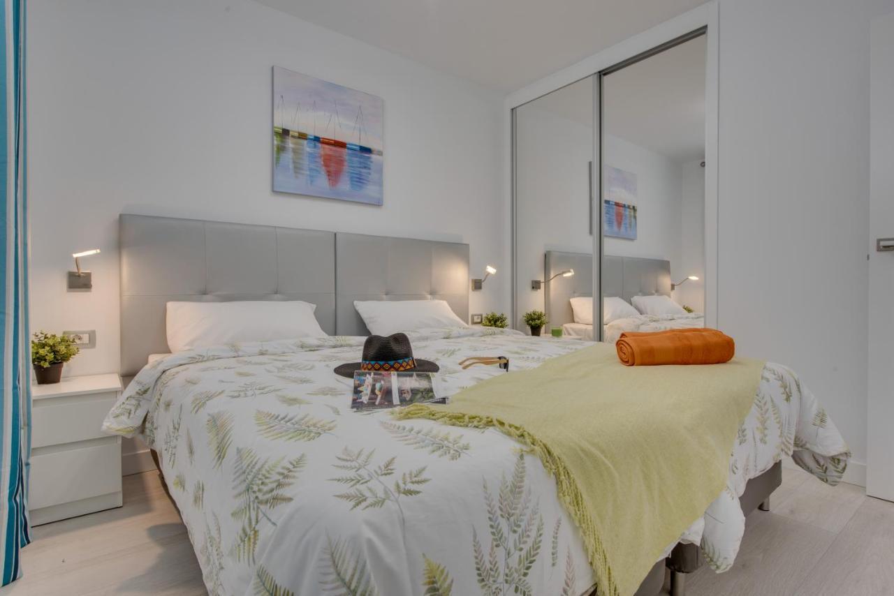 Modern Apartments Los Cristianos Center Exterior photo